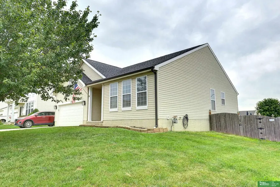 2209 S Mineral Drive, Papillion, NE 68046 - #2