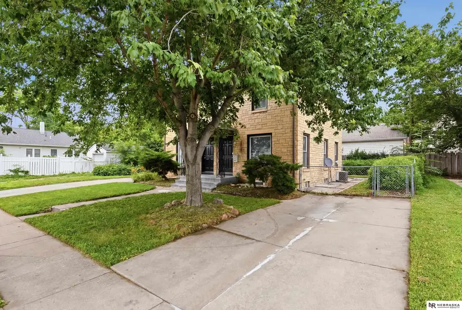 2038 S 20th Street, Lincoln, NE 68502 - #2