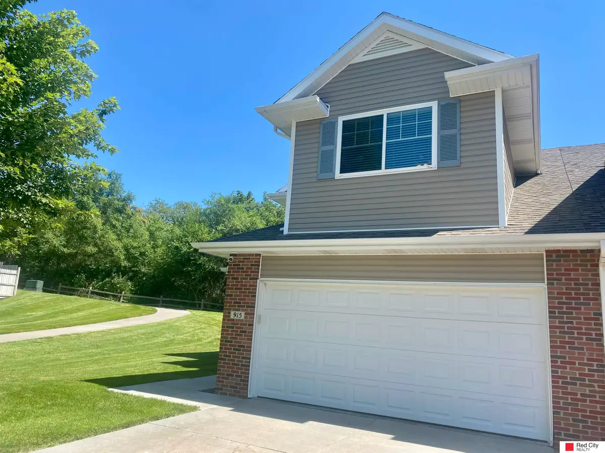 915 Carlton Circle, Lincoln, NE 68512 - #1