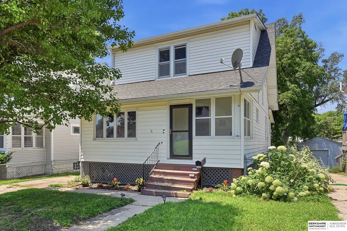 2352 S 35th Avenue, Omaha, NE 68105 - #1