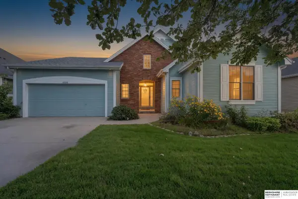 4606 Edgerton Drive, Papillion, NE 68133