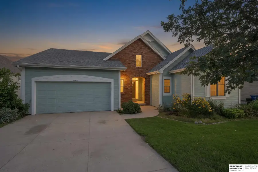 4606 Edgerton Drive, Papillion, NE 68133 - #3