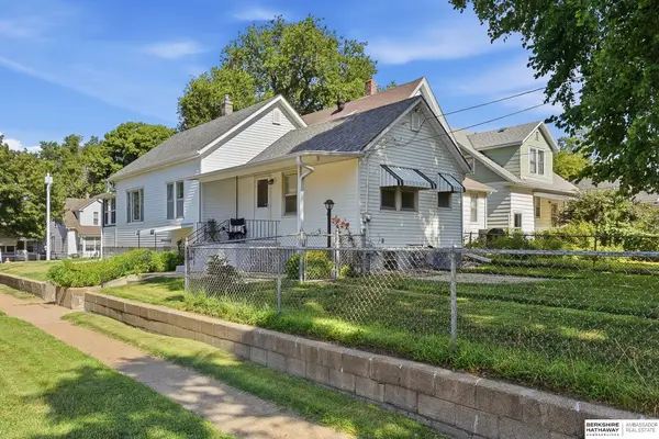 1955 S 11th Street, Omaha, NE 68108