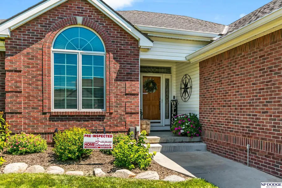 8627 S 100th Street, La Vista, NE 68128 - #3