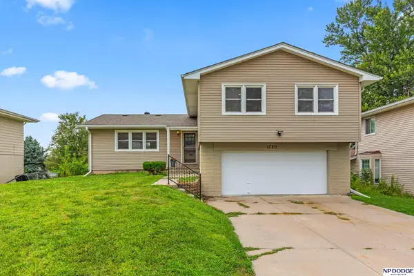 1720 N 106 Street, Omaha, NE 68114