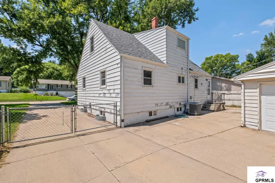 8918 Westridge Drive, Omaha, NE 68124 - #2