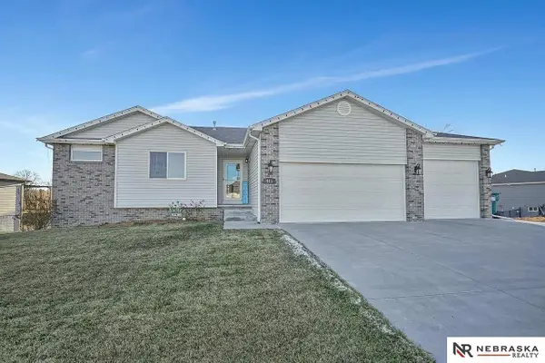 911 Barker Lane, Lincoln, NE 68521