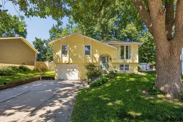 4624 N 130th Circle, Omaha, NE 68164