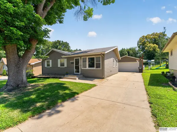 4907 N 64th Street, Omaha, NE 68104