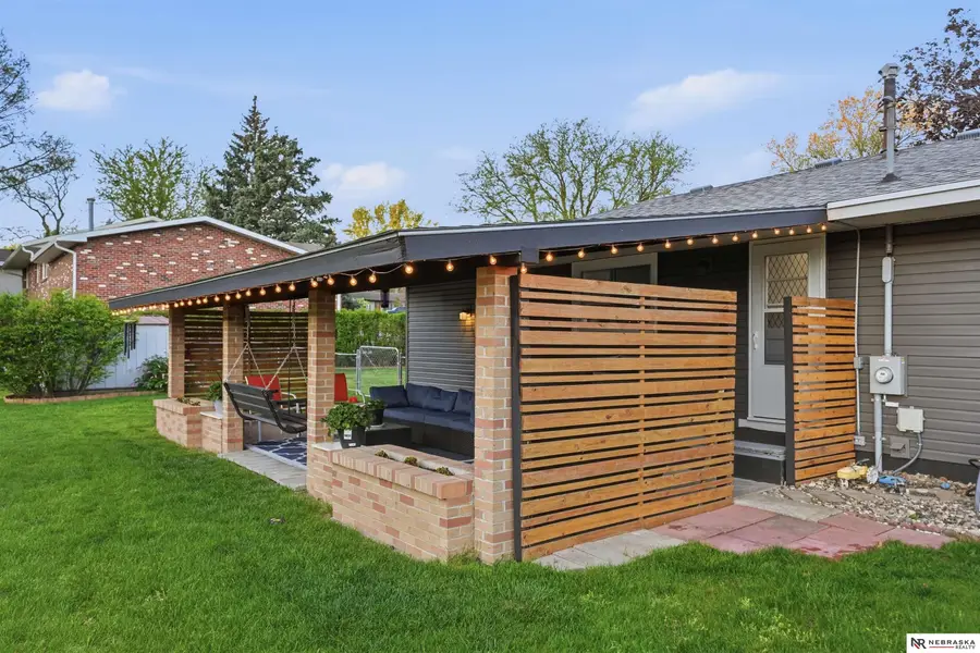 200 E Cherrywood Drive, Lincoln, NE 68510 - #2