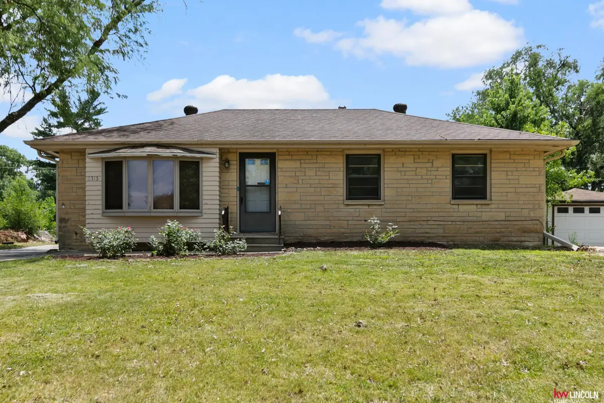 6515 Fremont Street, Lincoln, NE 68507 - #1