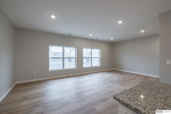 5408 S 207 Court, Elkhorn, NE 68022