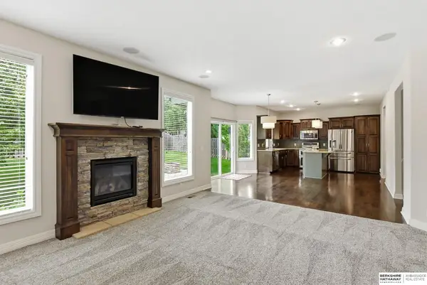 19302 Patterson Street, Omaha, NE 68135