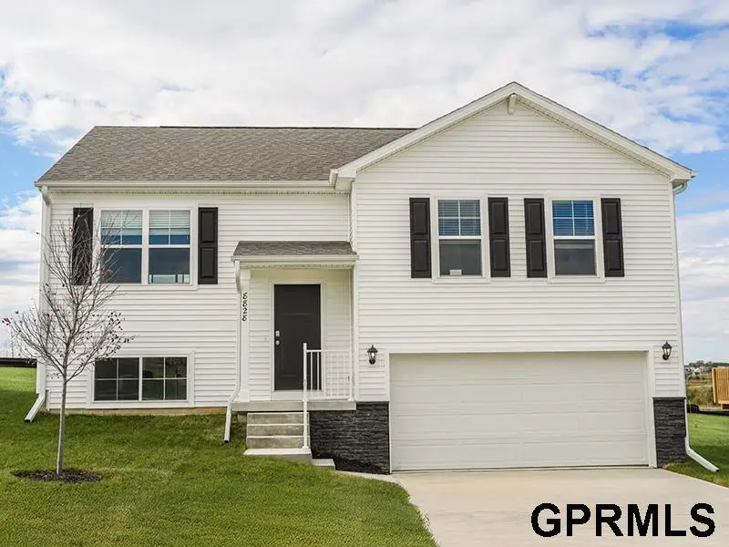 18475 Greenfield Street, Omaha, NE 68136 - #1