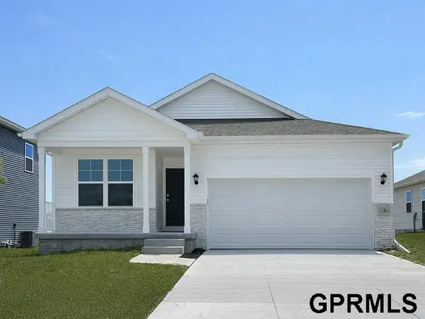 11977 S 114th Avenue, Papillion, NE 68046