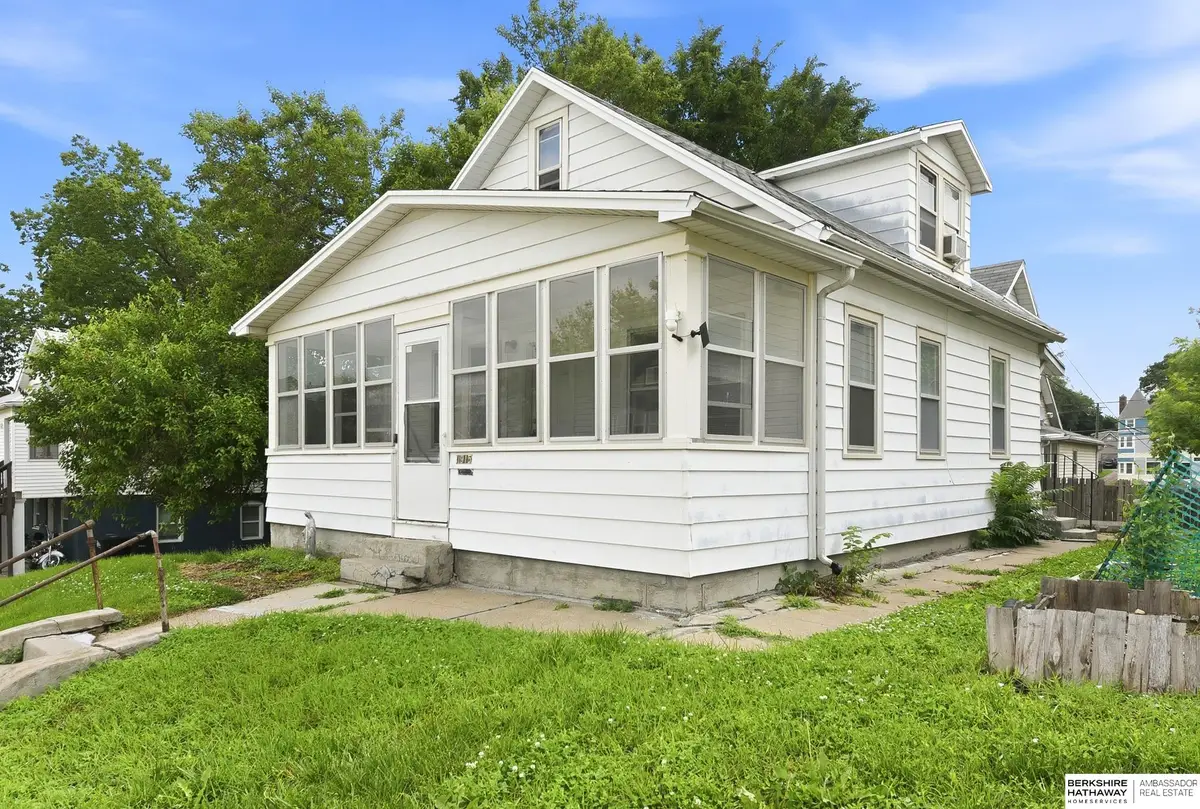 1915 S 11th Street, Omaha, NE 68108 - #1