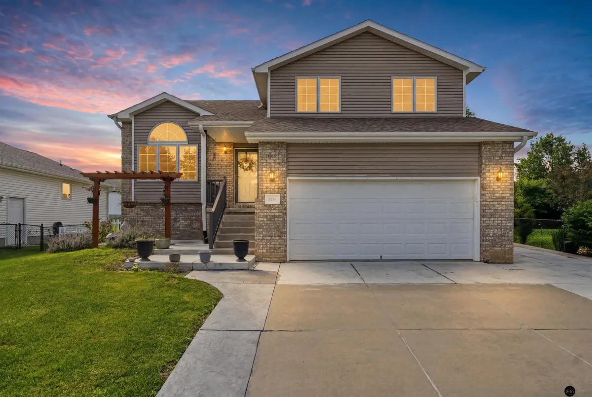 8951 Prairie Village Drive, Lincoln, NE 68507 - #1