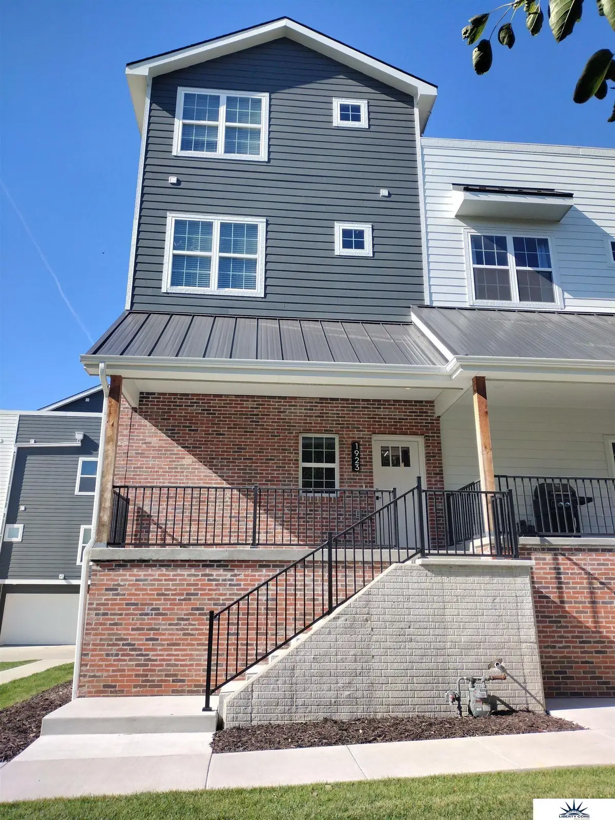 1923 Dahlman Rows Plaza, Omaha, NE 68108 - #1