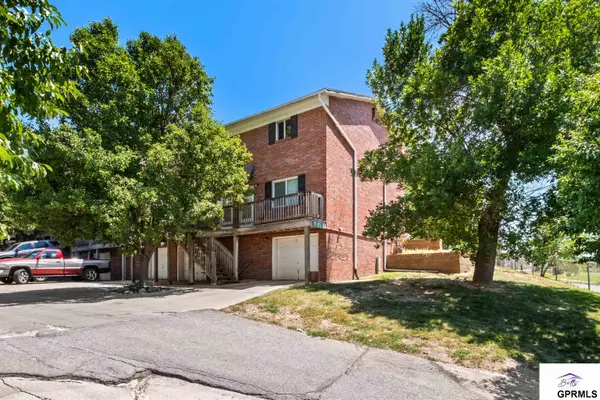 2005 Winnie Drive #1, Bellevue, NE 68005