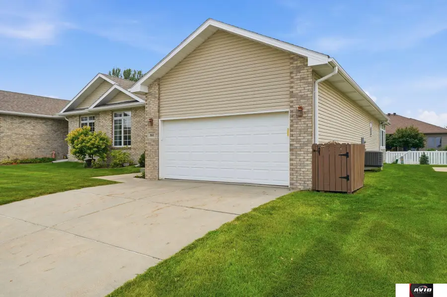 8111 Cheney Ridge Road, Lincoln, NE 68516 - #2