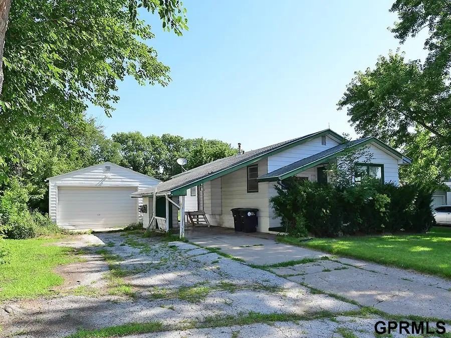 8718 Hamilton Street, Omaha, NE 68114 - #2