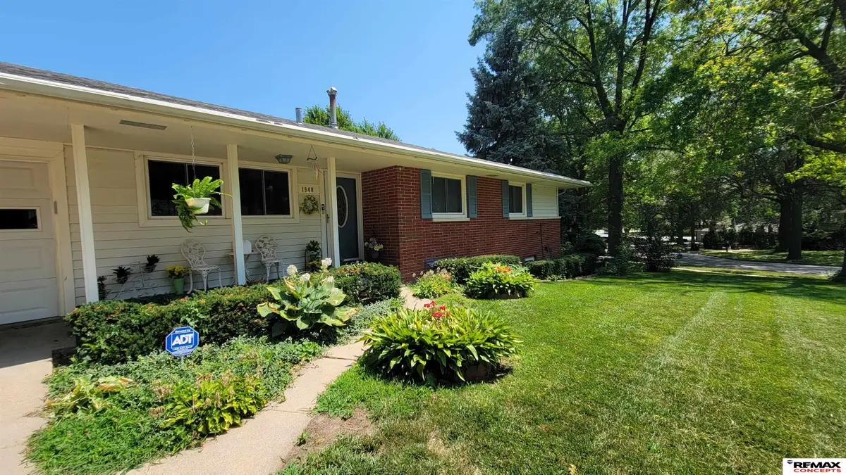 1940 E Bermuda Drive, Lincoln, NE 68506 - #1