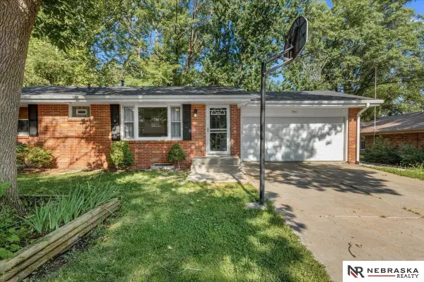 931 Rosewood Drive, Lincoln, NE 68510