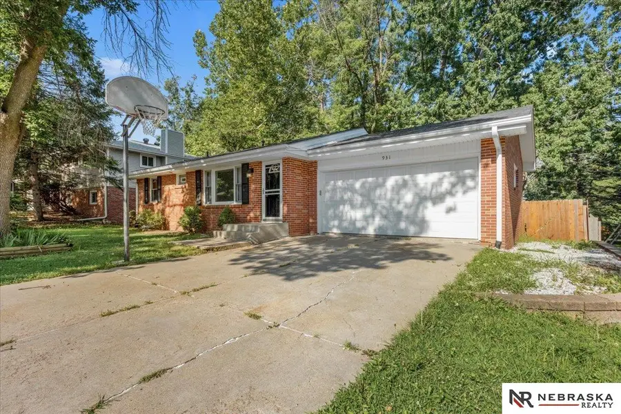 931 Rosewood Drive, Lincoln, NE 68510 - #2