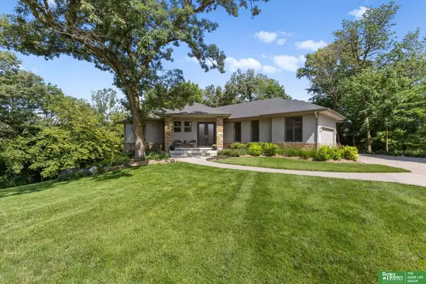 10238 N 29th Court, Omaha, NE 68122