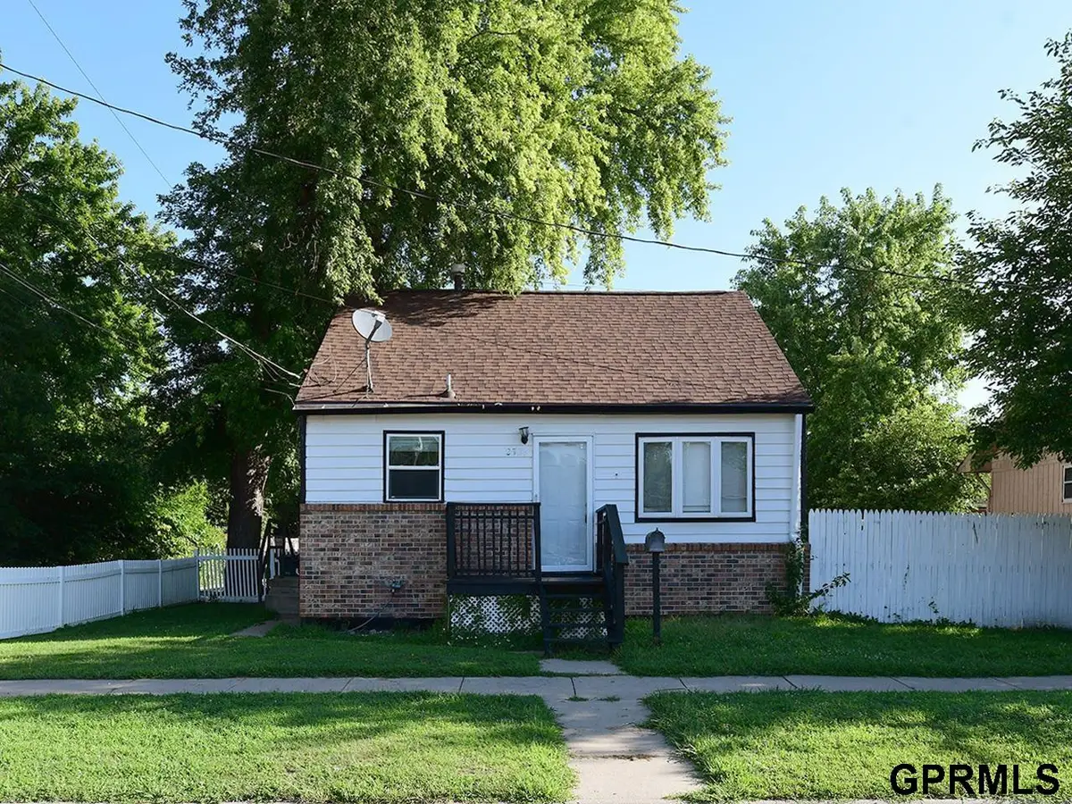 2306 6th Avenue, Council Bluffs, IA 51501 - #1
