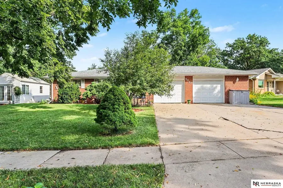 4047 S 37th Street, Lincoln, NE 68506 - #3