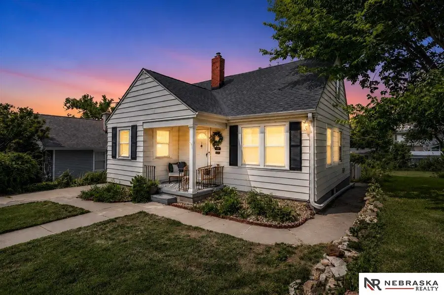 2122 S 40th Street, Omaha, NE 68105 - #2