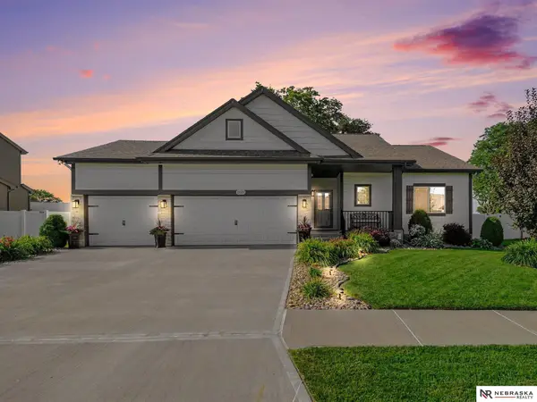 1807 Mayflower Road, Bellevue, NE 68123