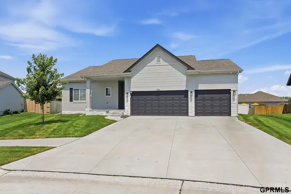 19864 Birch Avenue, Gretna, NE 68028