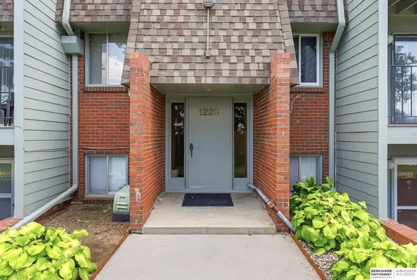1220 S 120 Street #301, Omaha, NE 68144