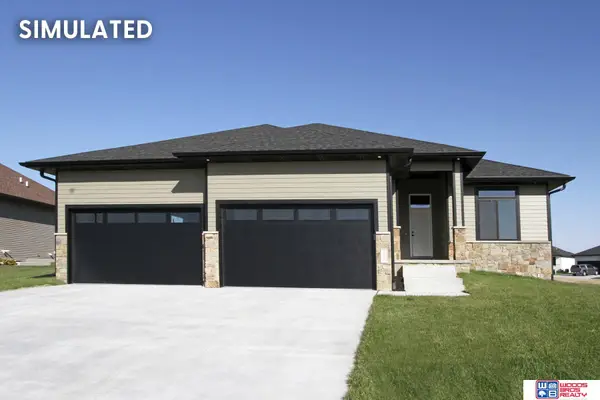 9335 Castle Pine Drive, Lincoln, NE 68516