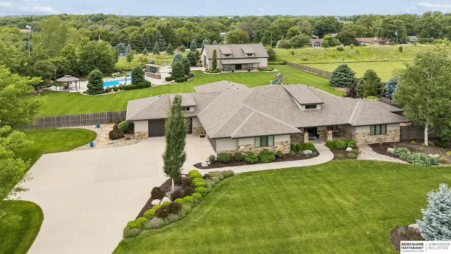 18424 Thayer Street, Bennington, NE 68007 - #3