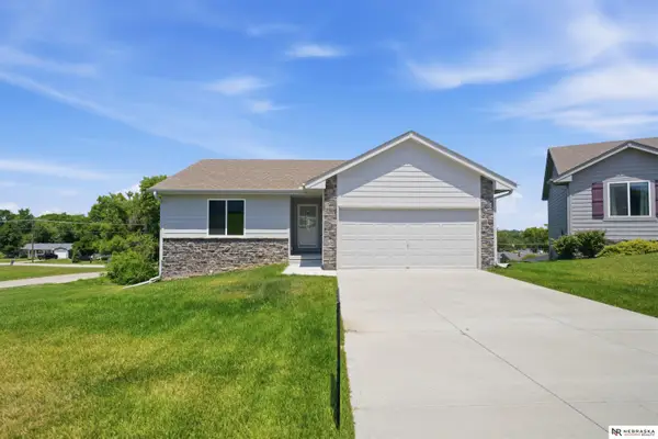 1010 S 14th Avenue, Blair, NE 68008