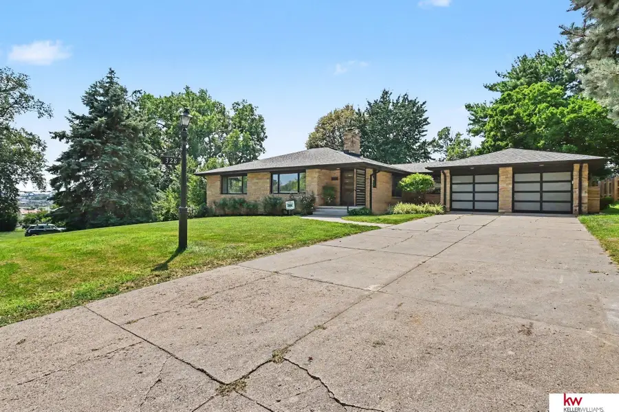 328 S 70 Avenue, Omaha, NE 68132 - #3
