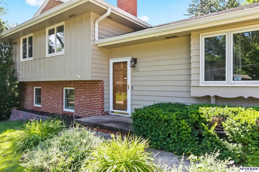 9911 Pasadena Avenue, Omaha, NE 68124 - #2