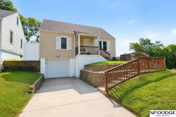 3705 N 40th Street, Omaha, NE 68111