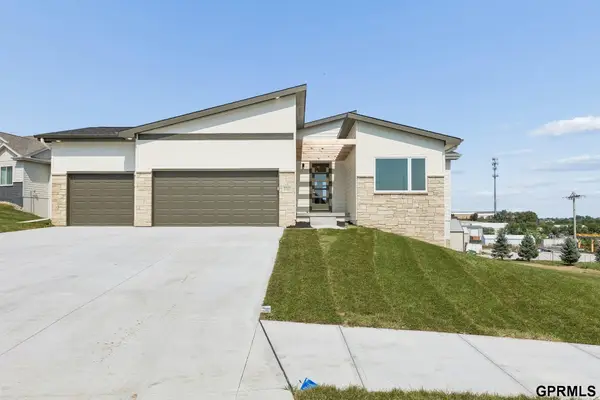 7711 S 180 Avenue, Omaha, NE 68136