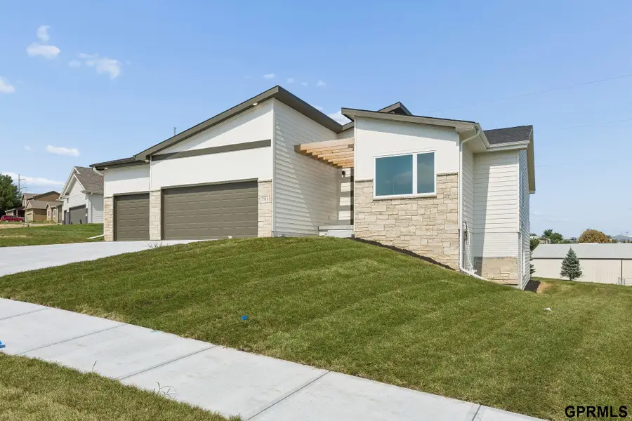 7711 S 180 Avenue, Omaha, NE 68136 - #2