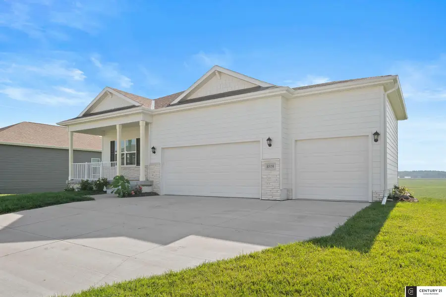 8519 S 63rd Street, Papillion, NE 68157 - #2