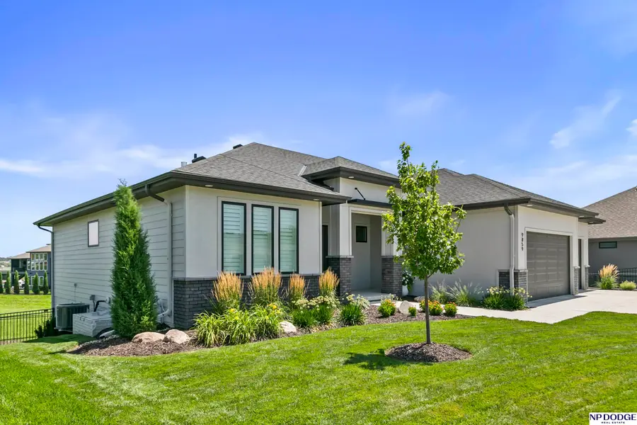 9859 S 98 Circle, Papillion Second I, NE 68048 - #2