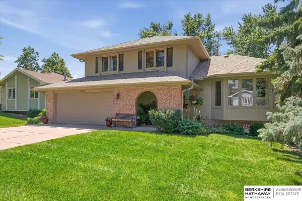 13937 Arbor Circle, Omaha, NE 68144