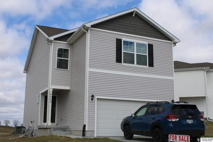 9306 Reynolds Street, Omaha, NE 68122 - #2