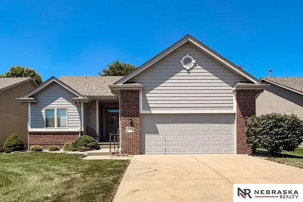 10406 Brentwood Drive, La Vista, NE 68128