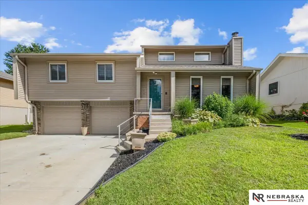 12729 Erskine Street, Omaha, NE 68164