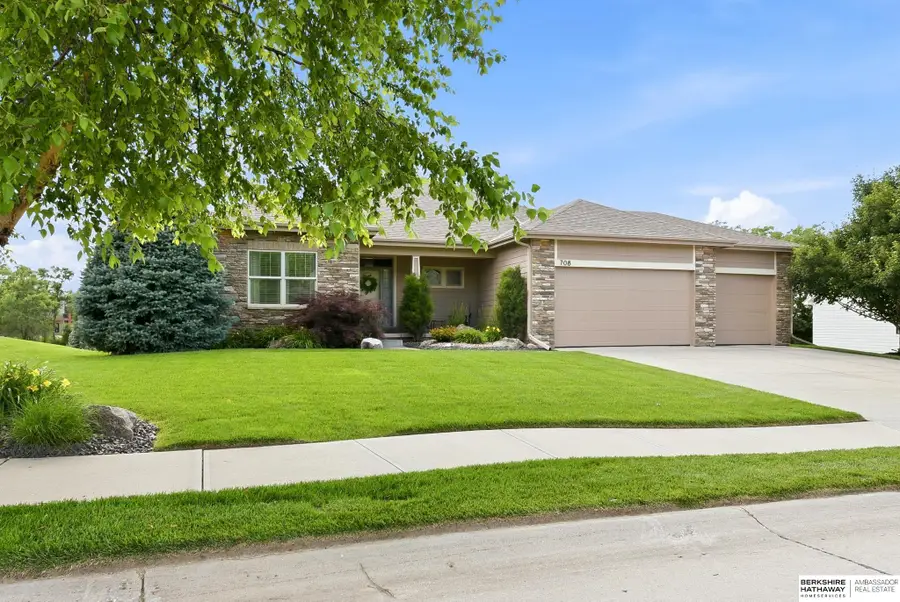 708 S Lakeview Way, Ashland, NE 68003-6227 - #3